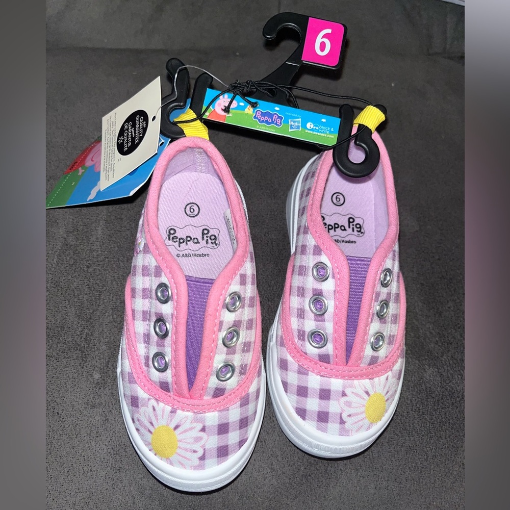 🆕 Peppa Pig Canvas Shoes for Toddler Girls Size 6